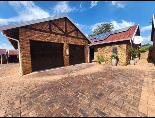 2 BEDROOM SIMPLEX FOR SALE IN BRACKENDOWNS